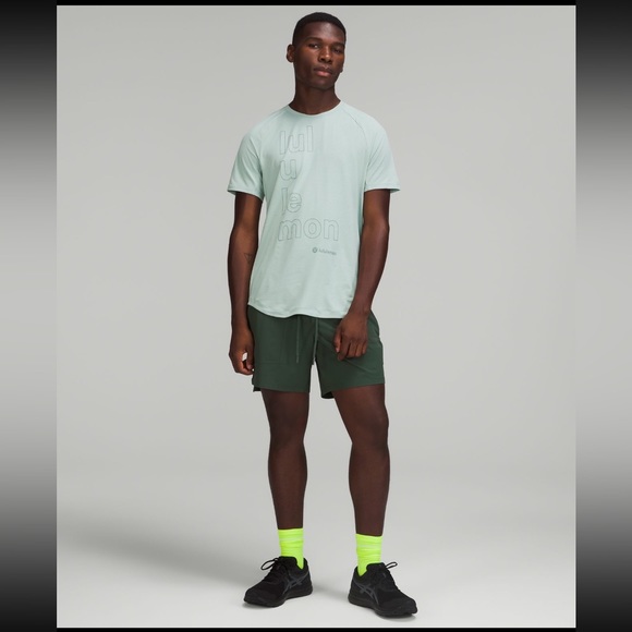 Lululemon train shorts - Picture 4 of 10